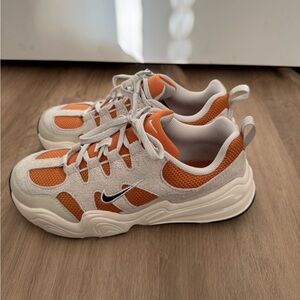 Nike Tech Hera Women’s Sneakers